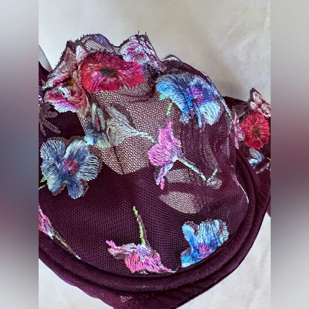 Victoria’s Secret Dream Angels Lightly-Lined Floral Embroidery Demi Bra, 34D - Picture 7 of 16